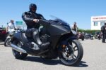 animation robocop en véhicule moto