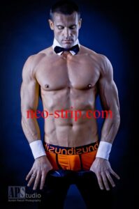 neo-stripteaseur-chippendale-a-domicile