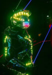 robot led halo dans un bar en Vienne 86