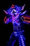 performeur en costume robot led goldorak à Quimper