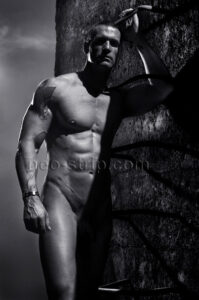 homme stripteaser musclé pour EVJF à Les Sables-d'Olonne 85